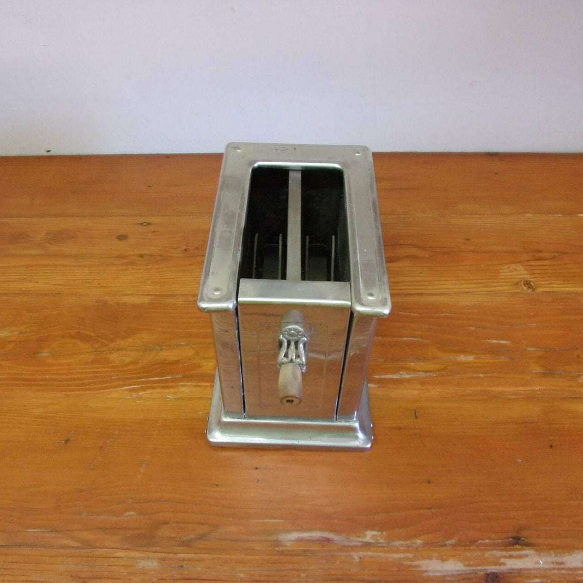 Antique Universal Toaster E7722C Ma and Pa's Attic