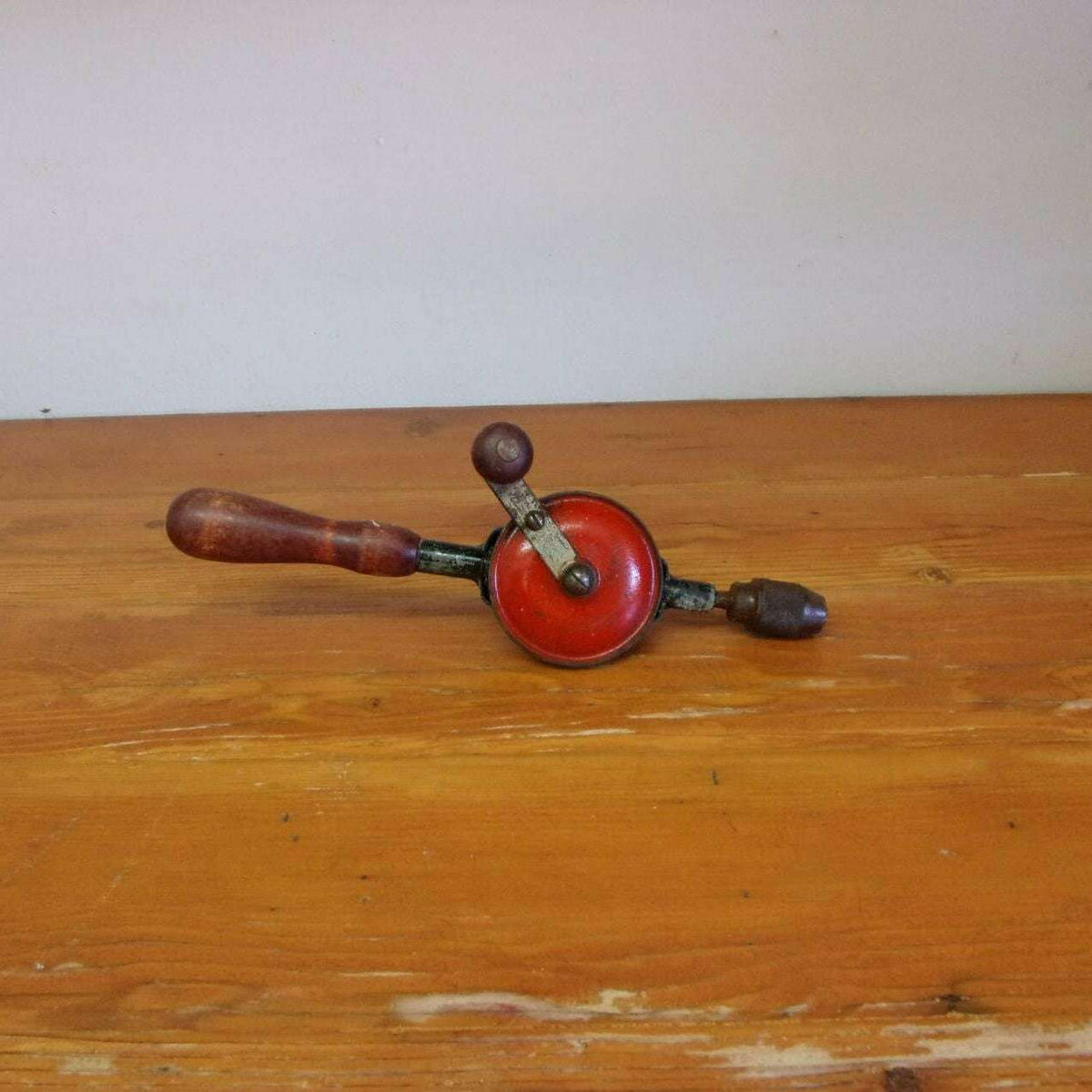 http://maandpasattic.com/cdn/shop/files/vintage-millers-falls-tools-co-egg-beater-hand-drill-no-77a-vintage-tools-antique-tools-collectible-home-decor-rustic-ma-and-pas-attic-32707023_1200x1200.jpg?v=1696450426