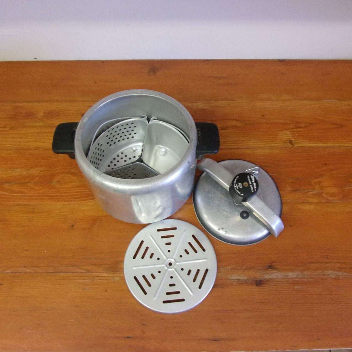 Vintage Sky Line Pressure Cooker – Ma and Pa's Attic ®