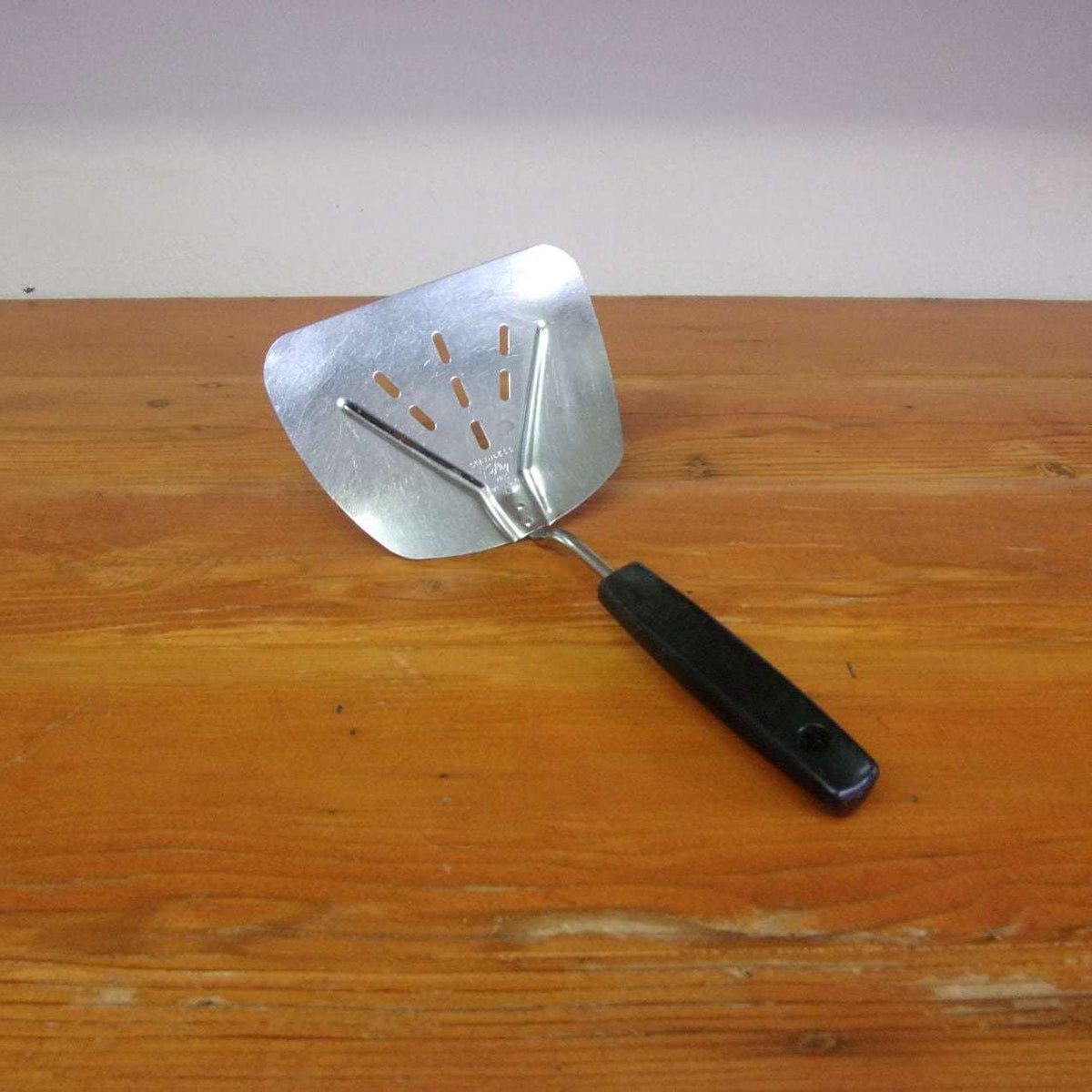 http://maandpasattic.com/cdn/shop/products/vintage-foley-flipper-lifter-spatula-kitchen-tool-gadget-ma-and-pas-attic-31994519_1200x1200.jpg?v=1677630332