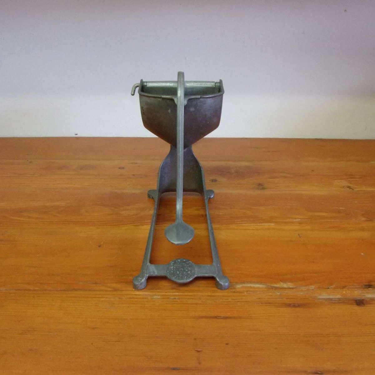 Vintage Wear-Ever aluminum stand juicer juice press – Ma and Pa's Attic