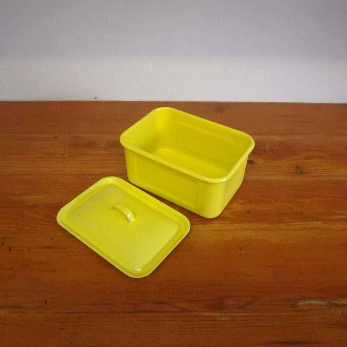 Honey Ware Enamel Food Storage Container with Lid - Flat - Piccantino