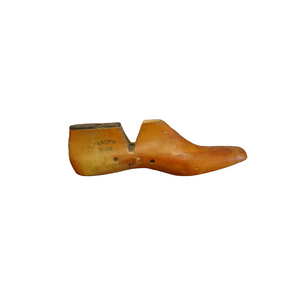 Vintage Wood Shoe Form Leader 5-6B