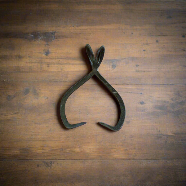 Antique Cast Iron Ice Block Tongs No 2  WE003
