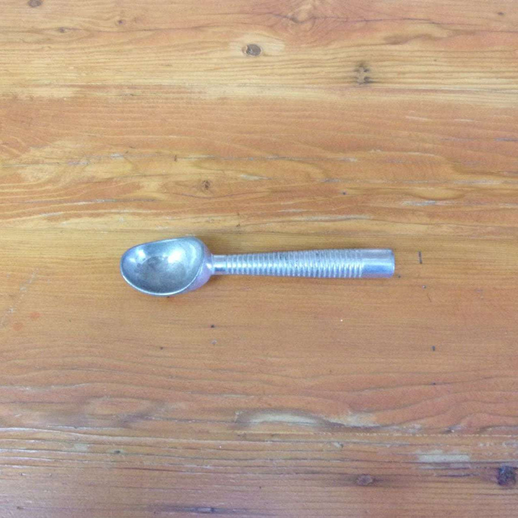 Vintage Ice Cream Scoop Old Fashioned Lightweight Aluminum Ribbed Handle  Taiwan