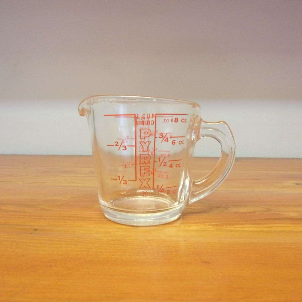 https://maandpasattic.com/cdn/shop/products/vintage-pyrex-measuring-cups-ma-and-pas-attic-11080327_1024x1024.jpg?v=1518632661