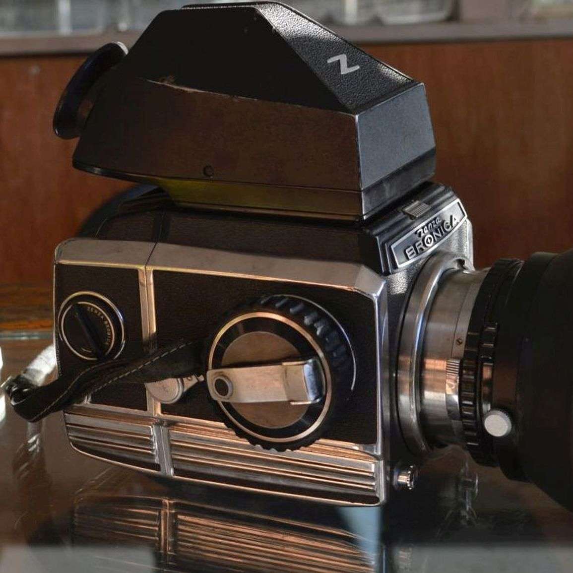 ま*つ様 Zenza Bronica カメラ Rare vintage Zenza Bronica S camera Nikkor 75 mm lens Prism